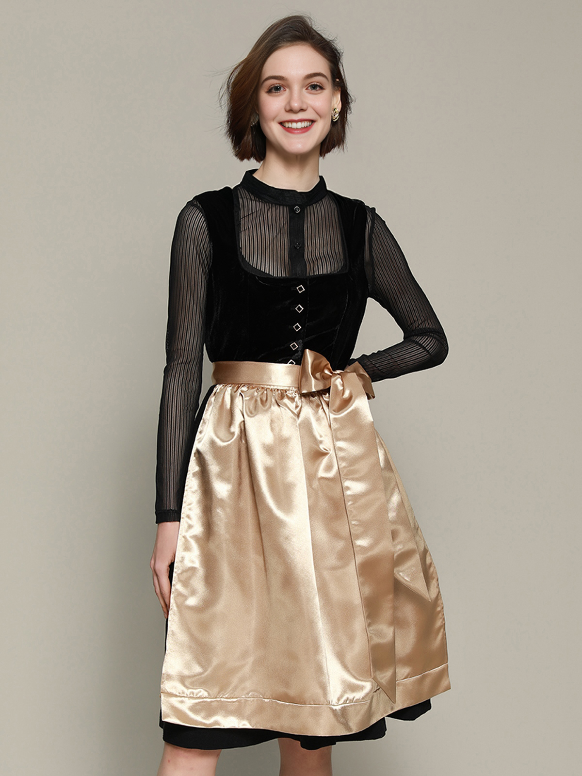 Dirndl in Schwarz – zeitlose Eleganz
