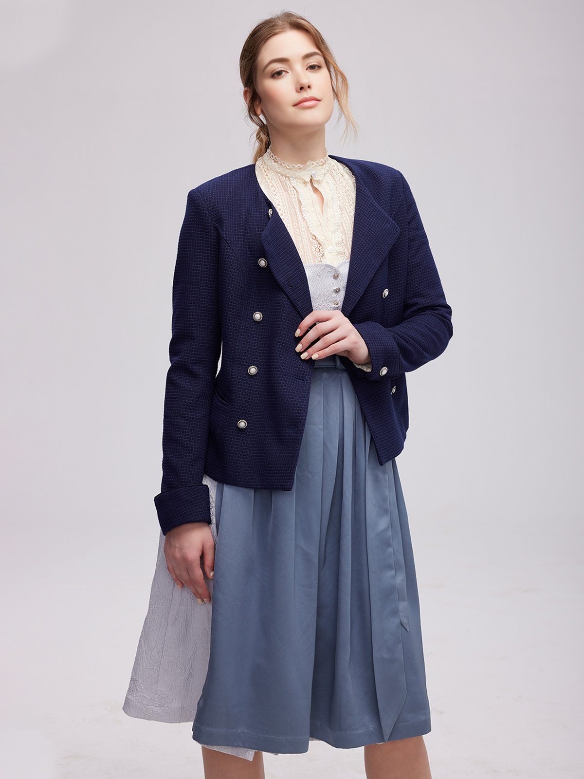 Klassisches blaues Dirndl