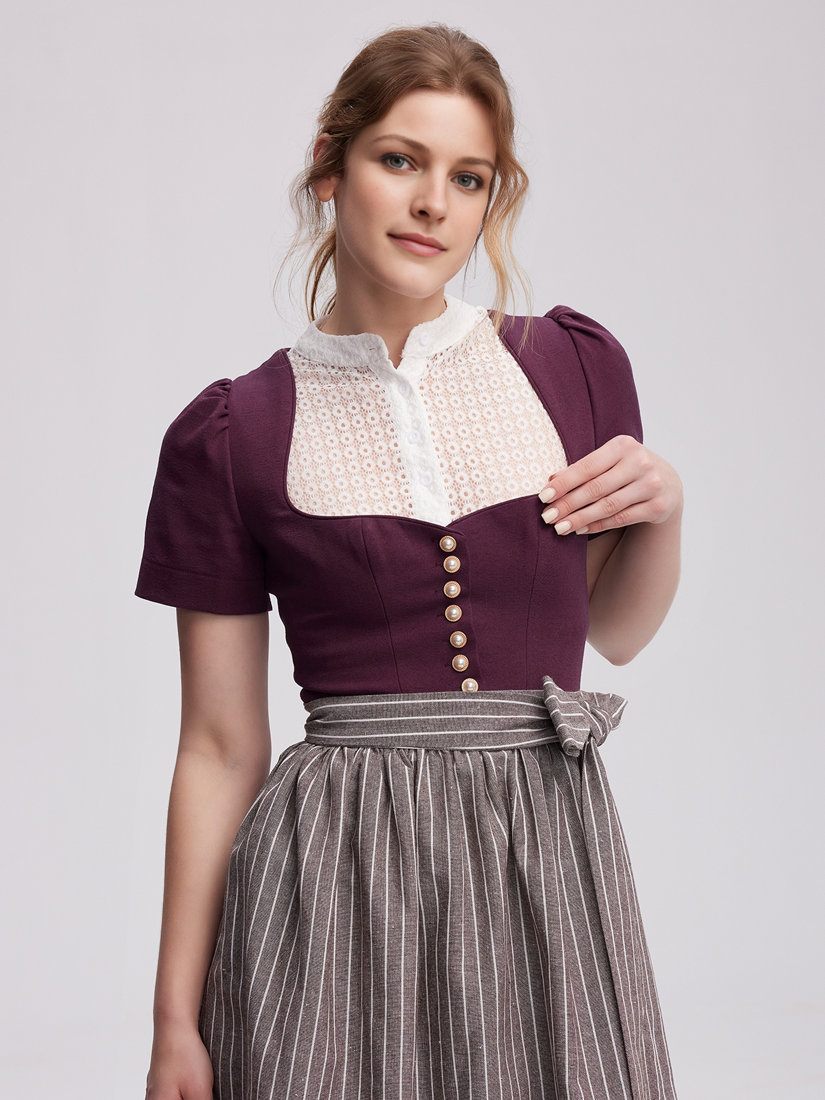 Grün pinkes Dirndl mit floralen Details
