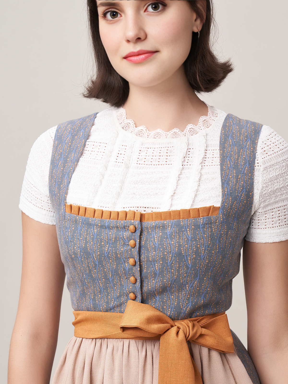 Dirndl in Blau und Grün