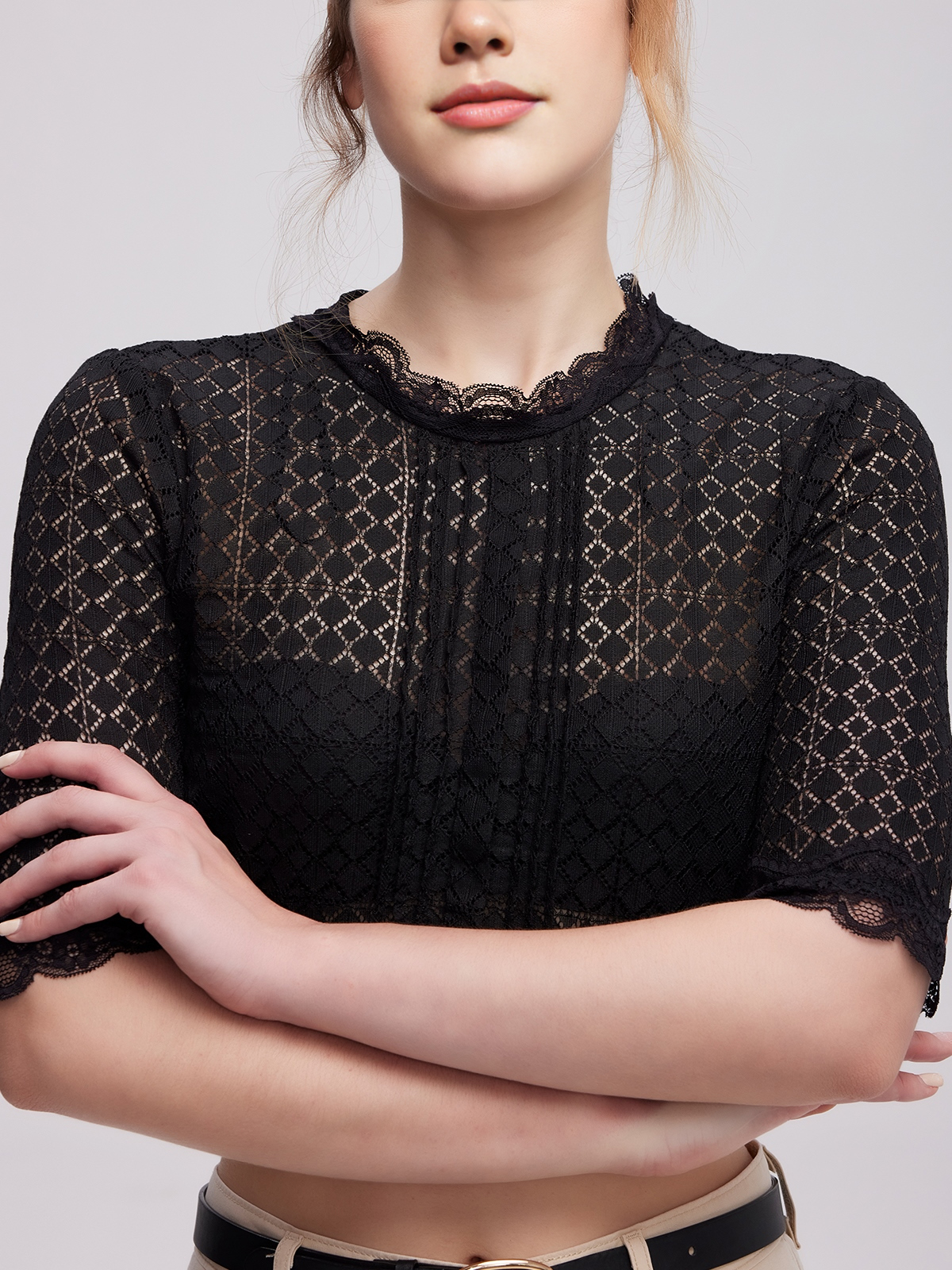 Dirndl aus Samt mit eleganter Bluse