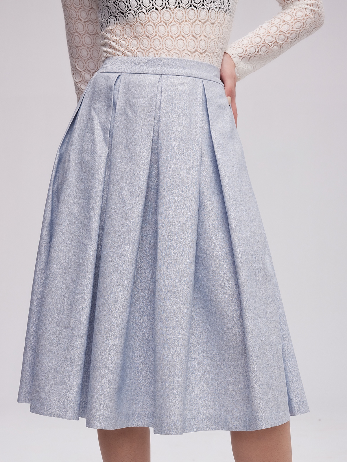 Dirndl in Blau – ein moderner Kontrast