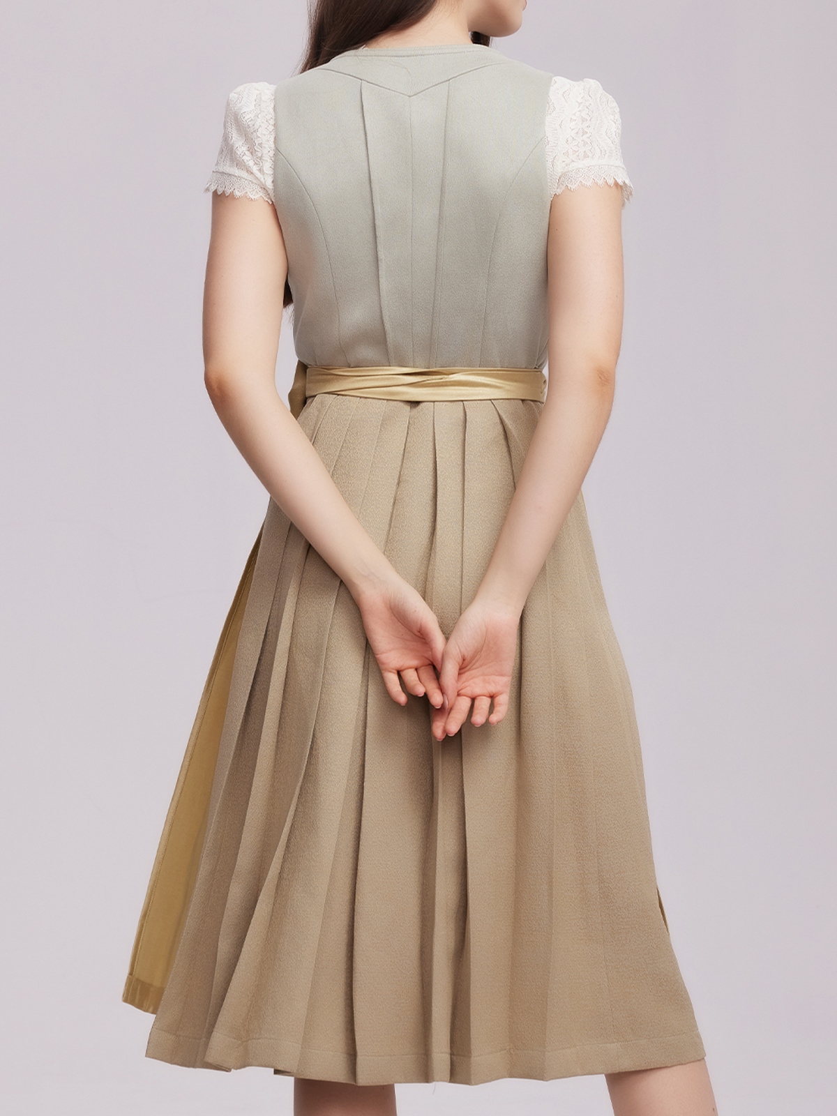 Marjo Dirndl Schwarz – Eleganz pur