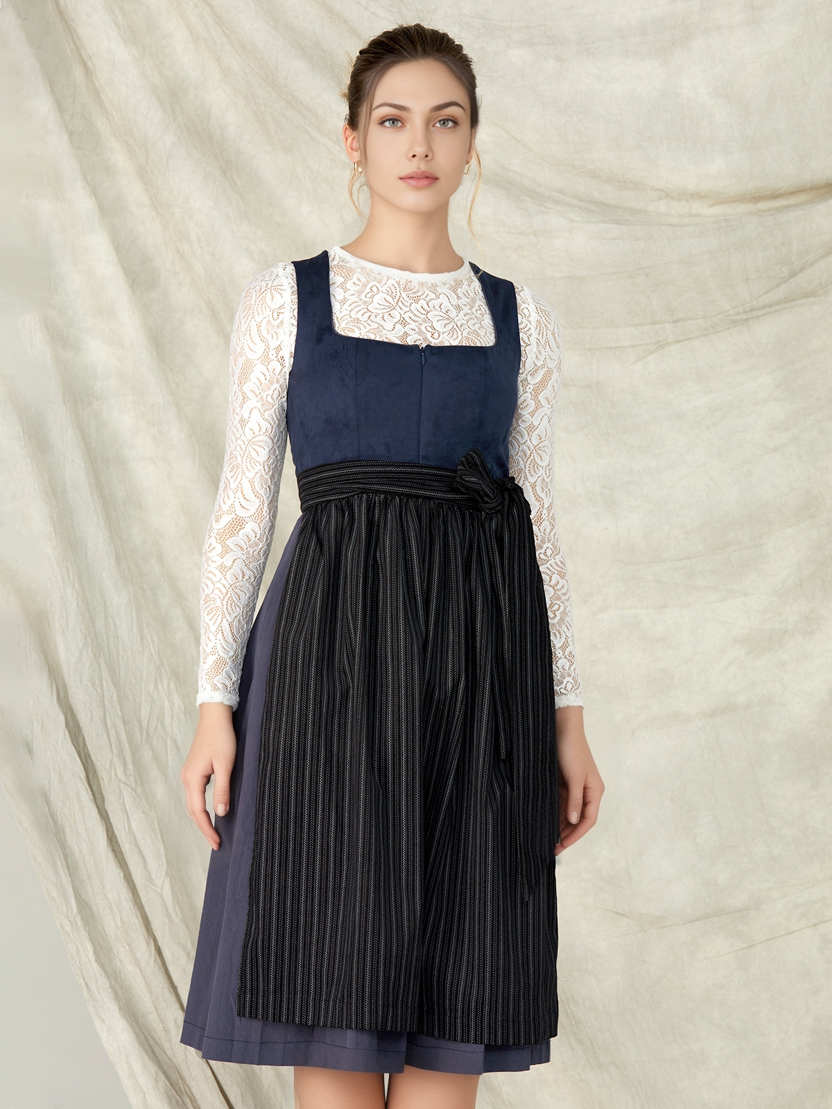 Dirndl in Blau