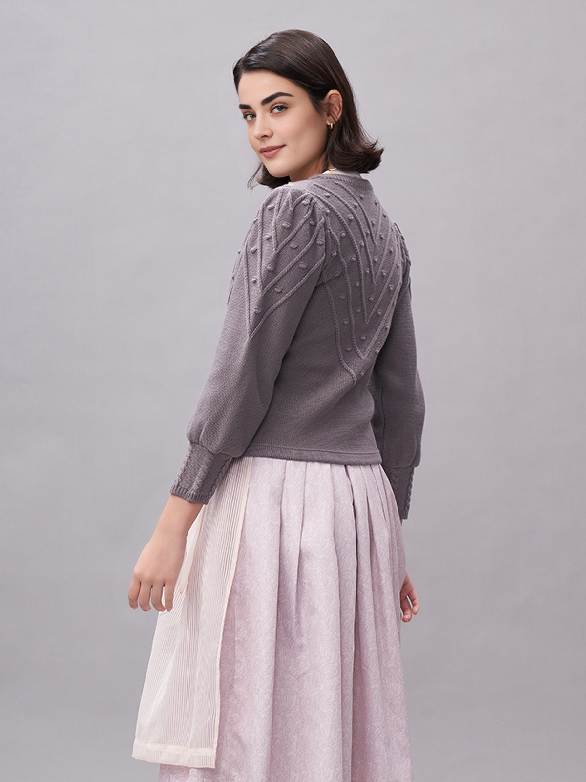 Blaues Dirndl Samt mit grauem Strick