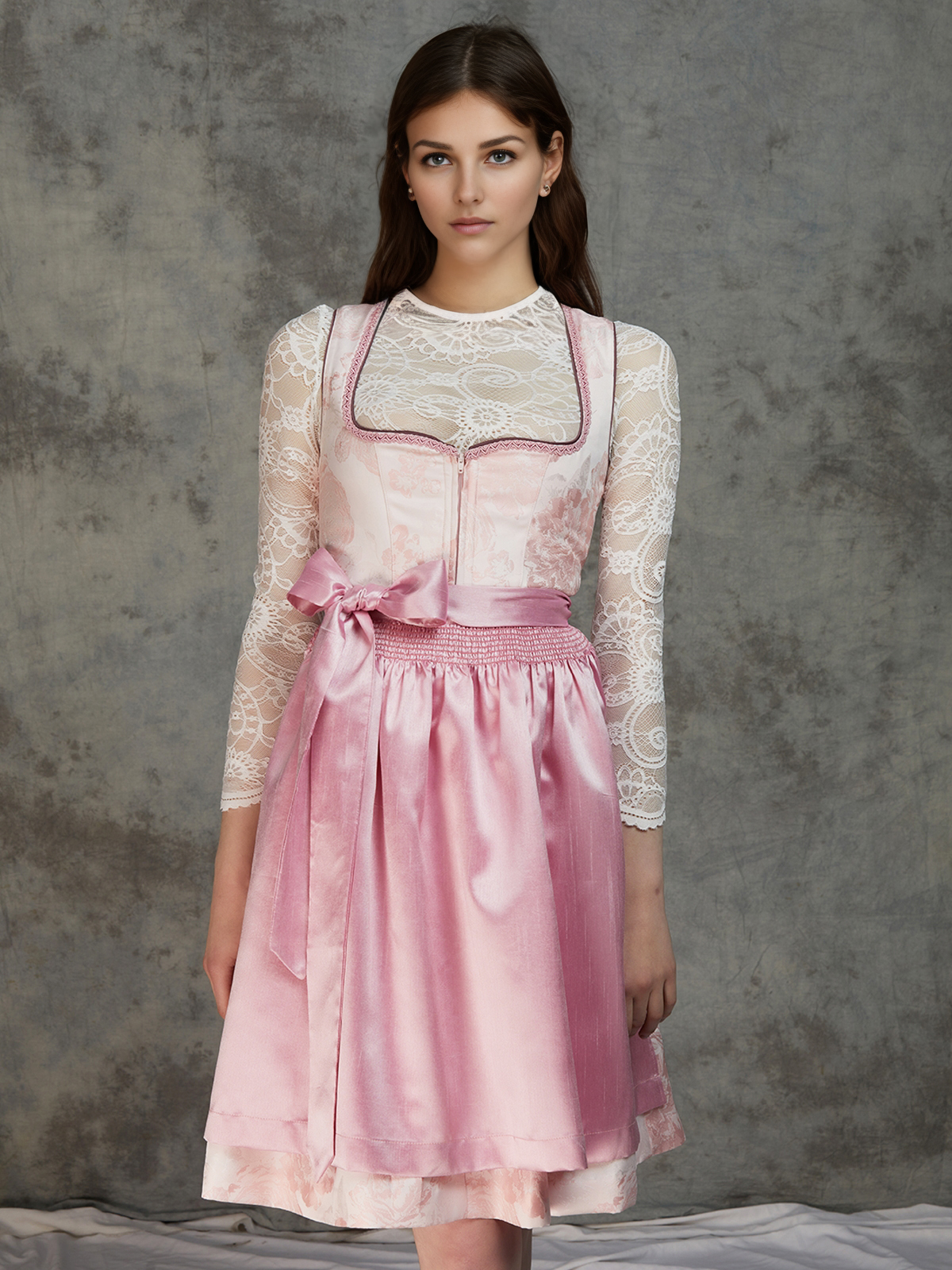 Gelb Dirndl mit blauer Schürze