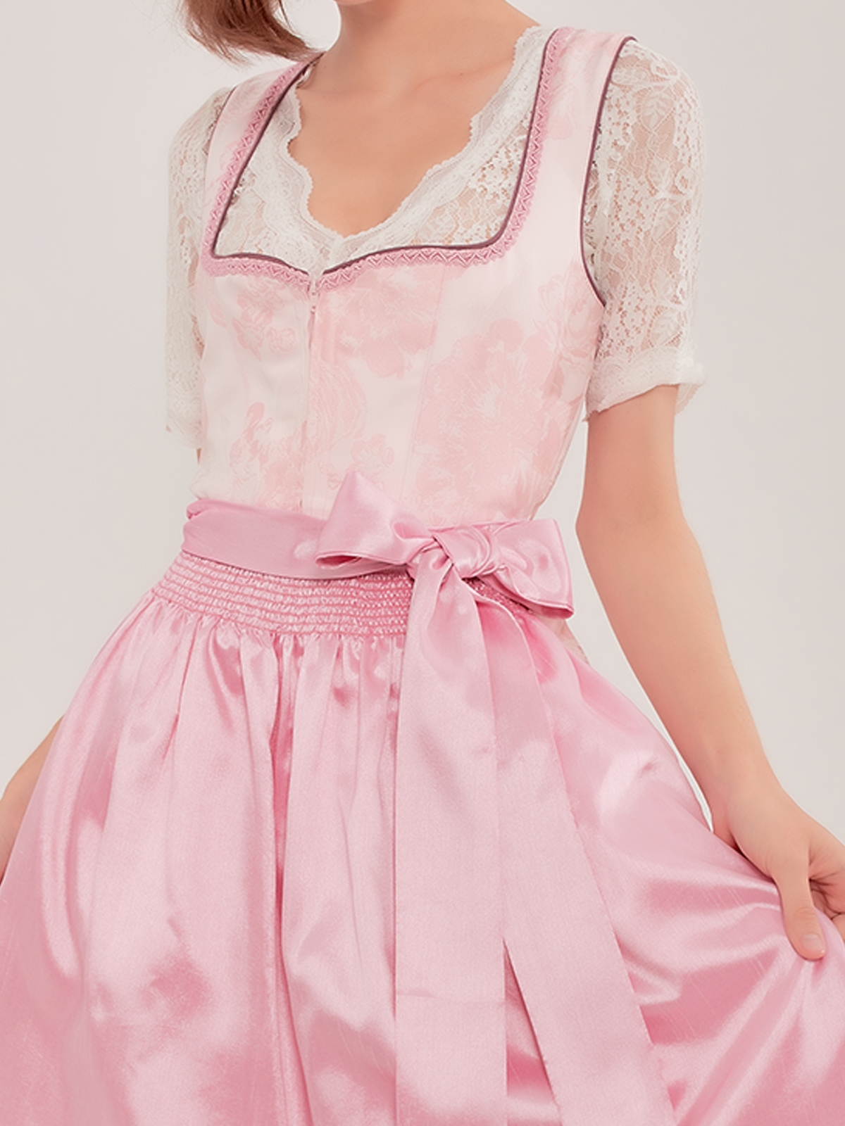 Dirndl in Pink Rosa – feminin und stilvoll