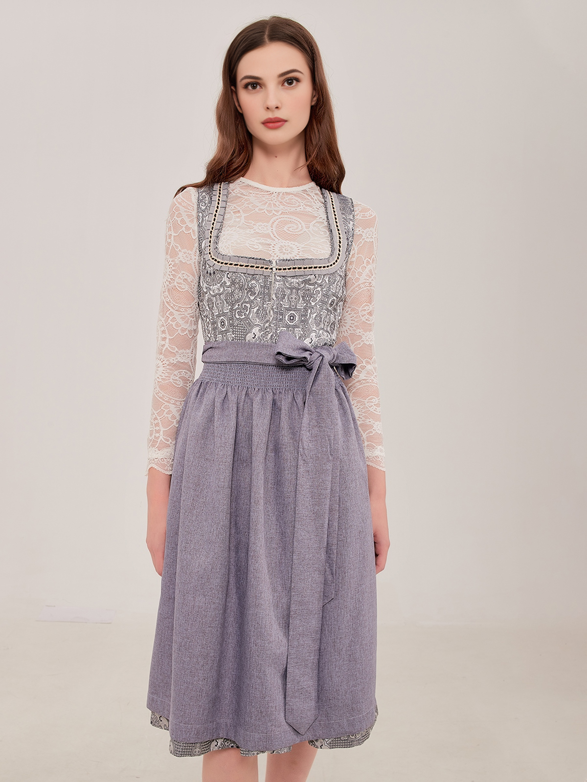 Gelbes Dirndl mit grauem Akzent
