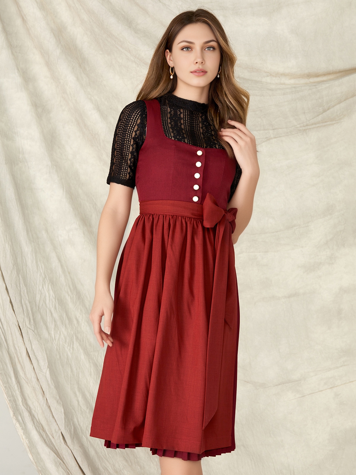 Oranges Dirndl in eleganter Ausführung