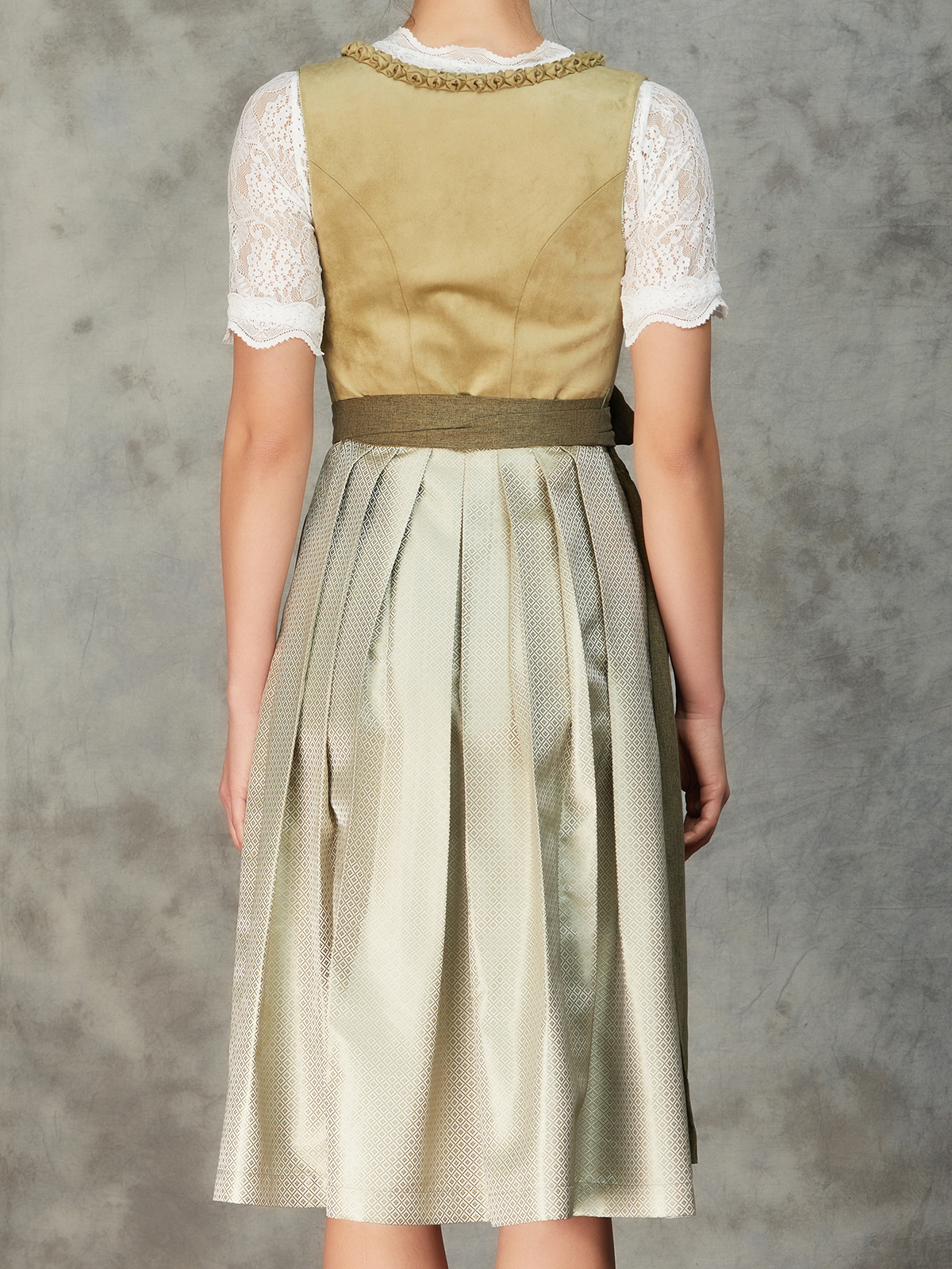 Dirndl in Grün – Inspirationsquelle für Hellgrau