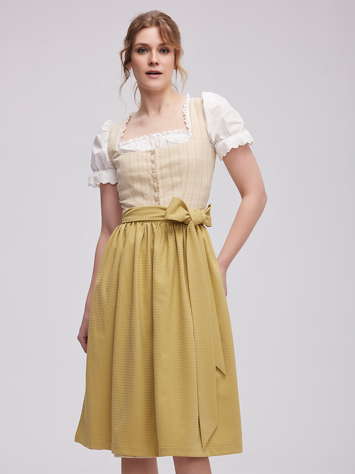 Dirndl Schwarz Hochgeschlossen