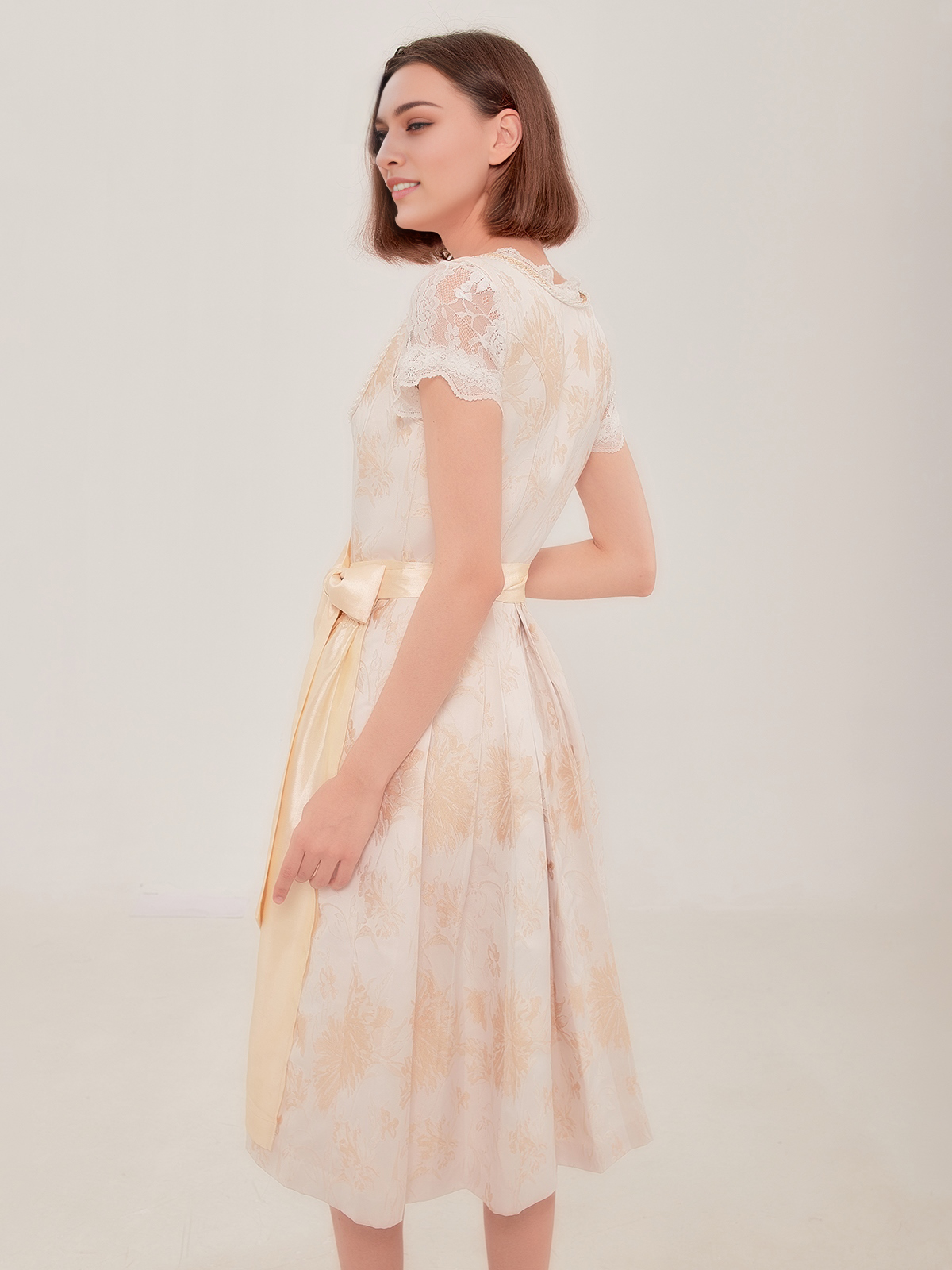 Dirndl in Gelb – eleganter Stil für festliche Anlässe