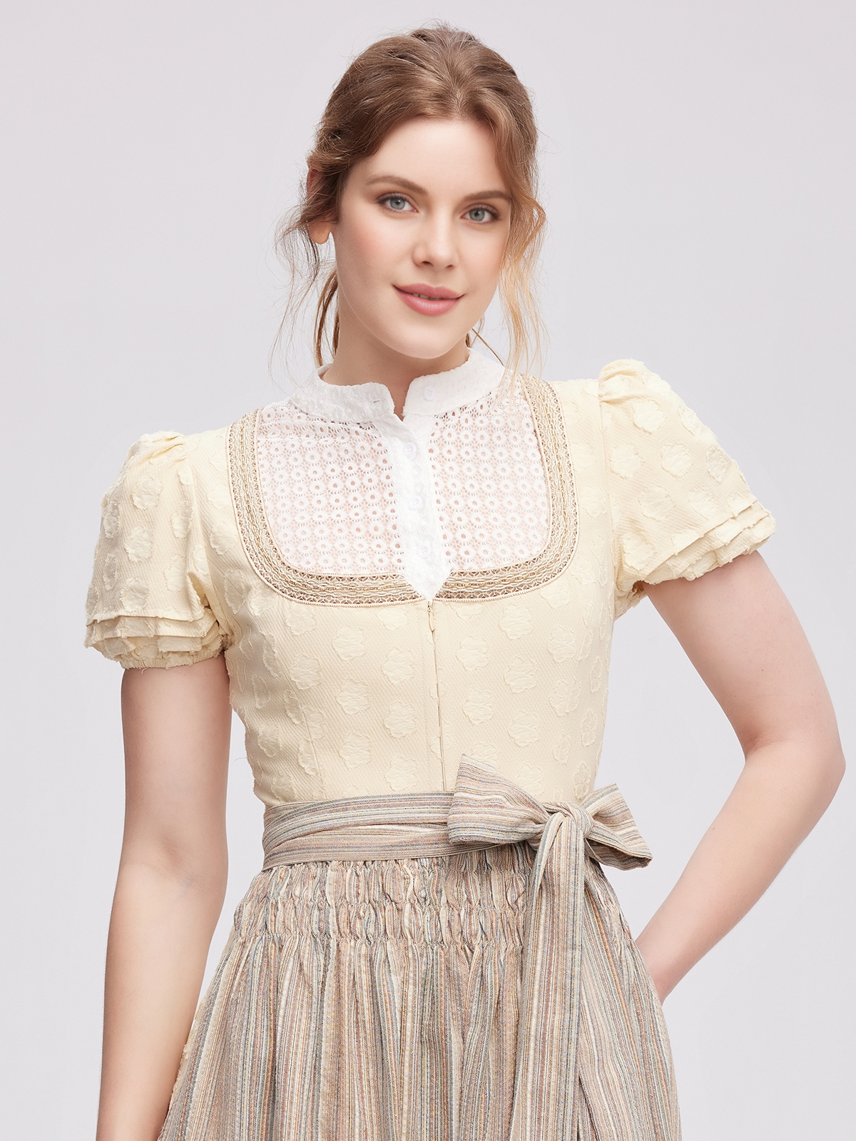 Dirndl in Schwarz-Grün