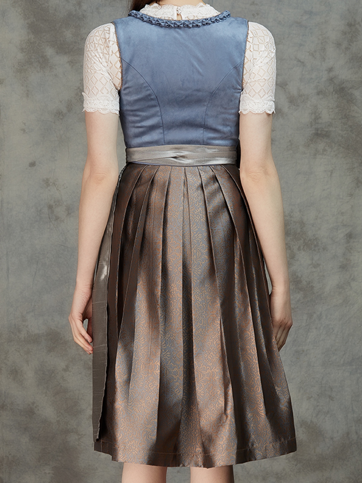 Dirndl mit Bluse in Blau