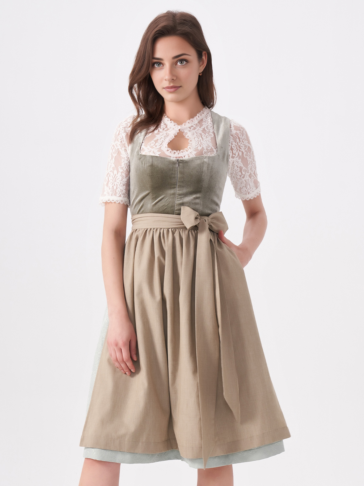 Dirndl mit Bluse in Grün