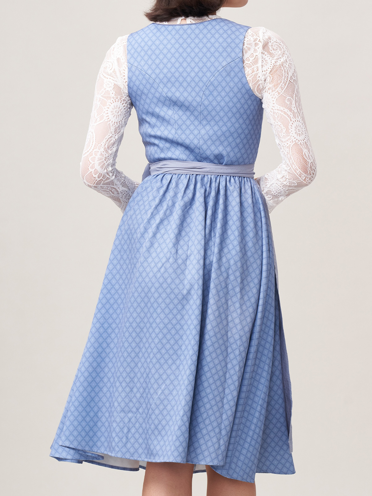 Dirndl in Blau – stilvoll und vielseitig