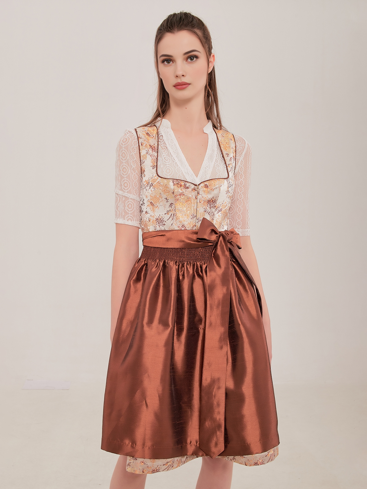 Grünes Dirndl in Gelb-Grün-Kombination