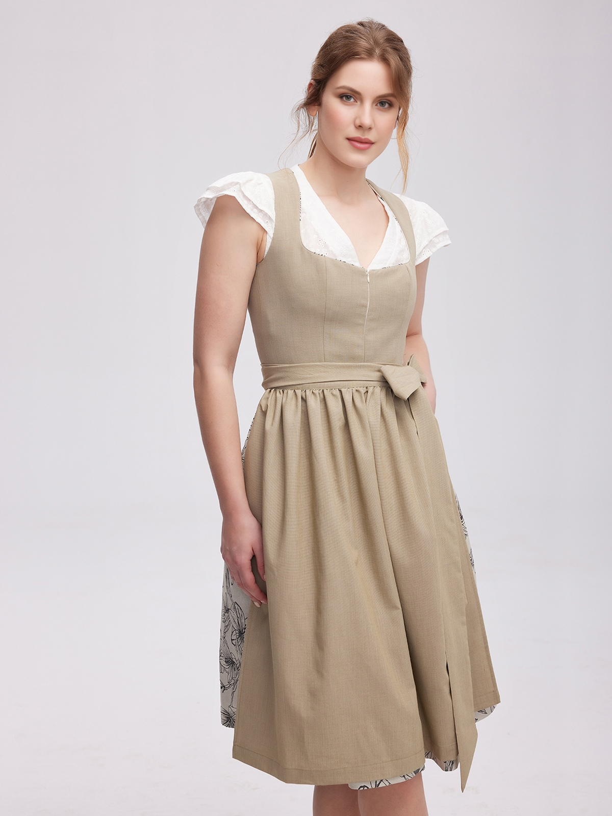 Modernes Dirndl in Pink